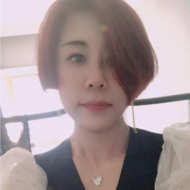 玩儿的开的短发小少妇