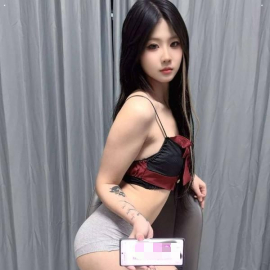 00后黑丝风骚小不点