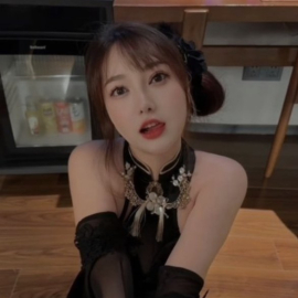 ri留学的风骚小美