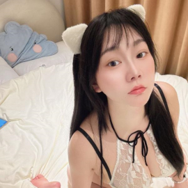 童颜巨乳潮喷反差宝