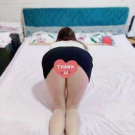 新市区翘臀美女